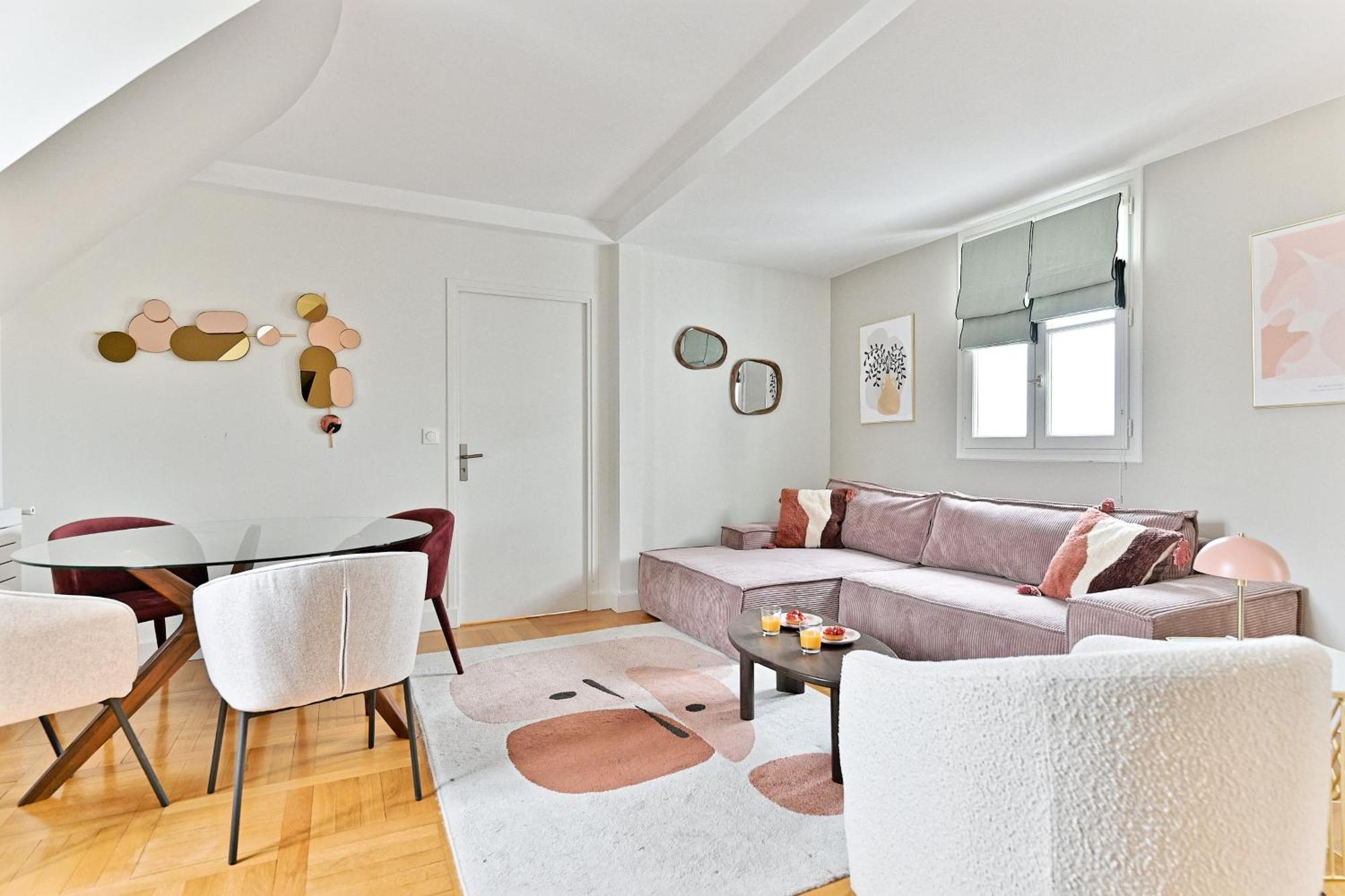 Lumineux & Spacieux - Vue Degagee, Arc De Triomphe Appartement