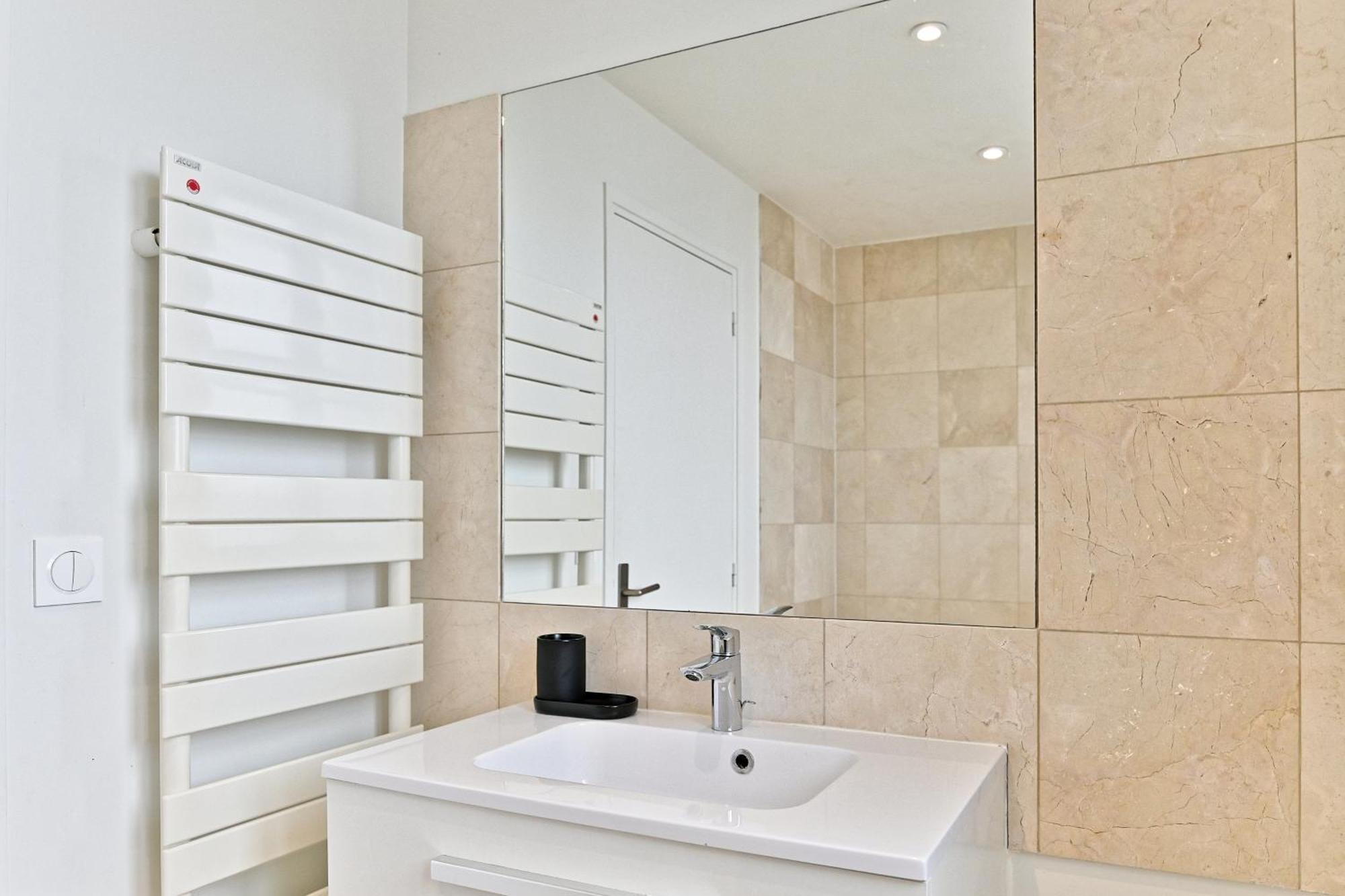 Appartement Lumineux & Spacieux - Vue Degagee, Arc De Triomphe