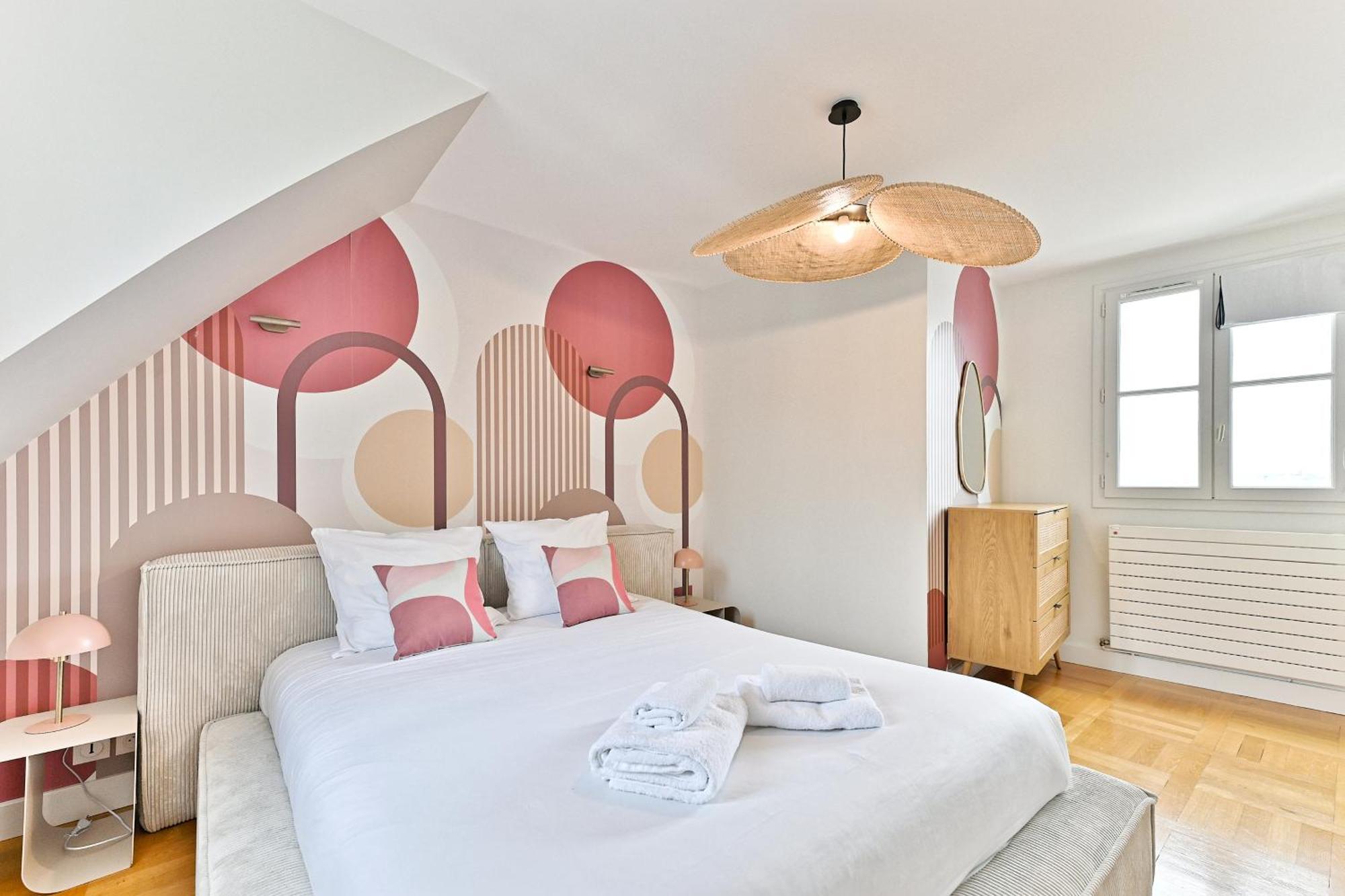 Lumineux & Spacieux - Vue Degagee, Arc De Triomphe Appartement