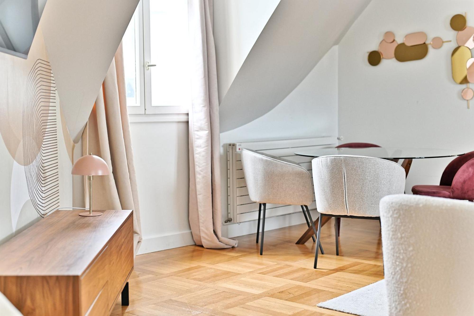 Appartement Lumineux & Spacieux - Vue Degagee, Arc De Triomphe Parijs
